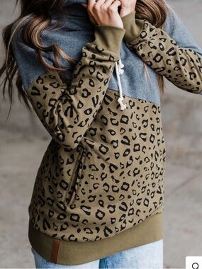 Ampersand Avenue Feline Good Single Hoodie Size Medium New
